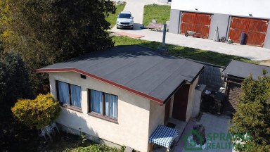 Zahrada 522 m² s chatou na jižním svahu v Plzni na Roudné